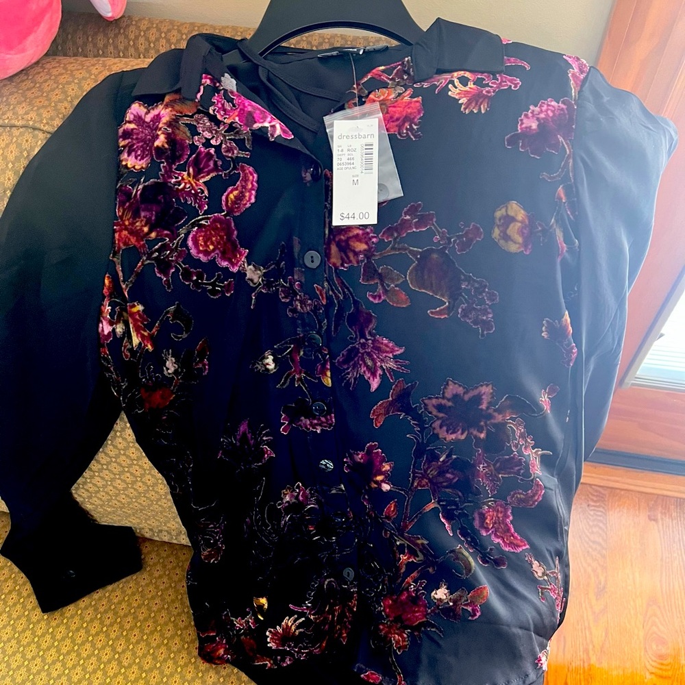 Roz & Ali
Size medium 
Black and Red